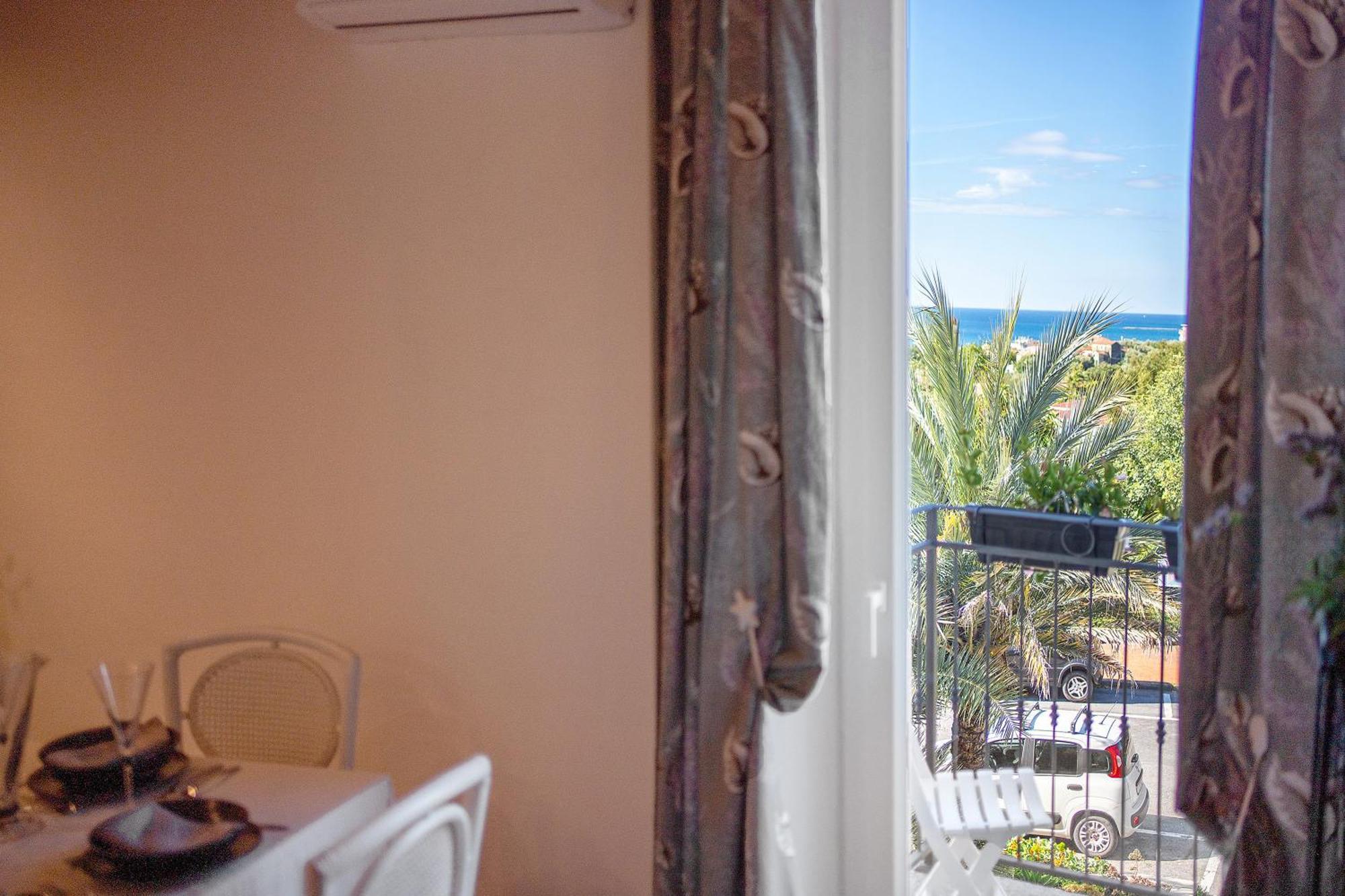 La Casa Incantata San Bartolomeo Al Mare Bagian luar foto
